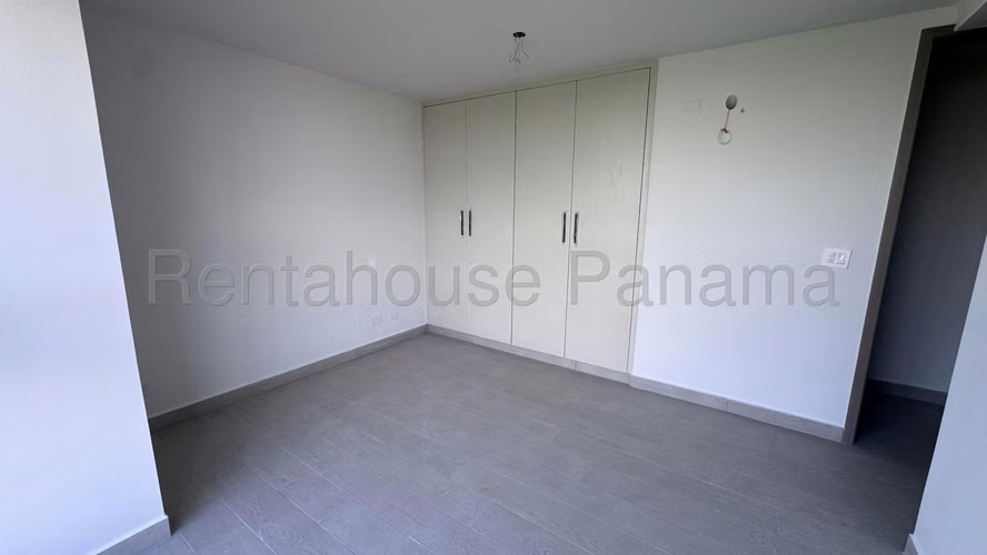 Se Vende Apartamento en Condado del Rey MDV27-946