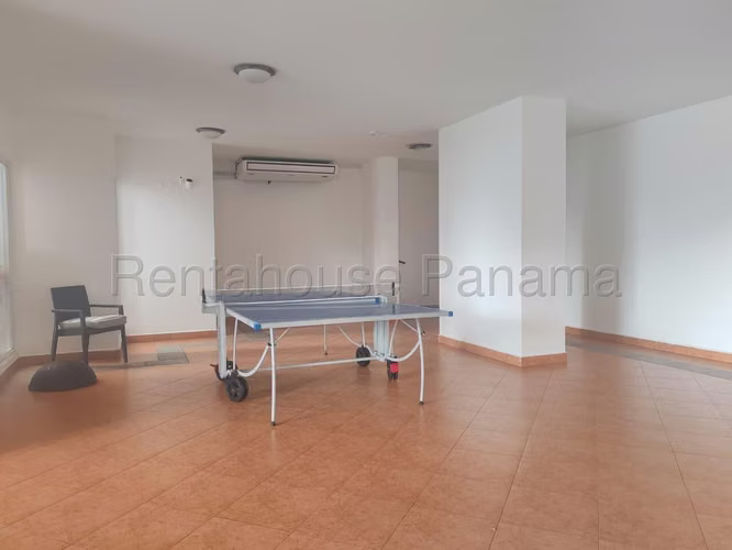 Se Alquila Apartamento en El Cangrejo MDV27-932