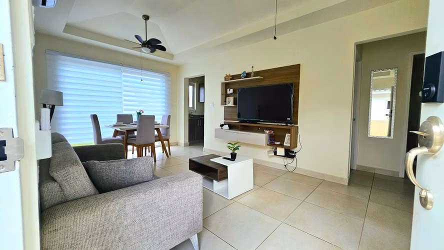 Venta de linda casa en playa dorada