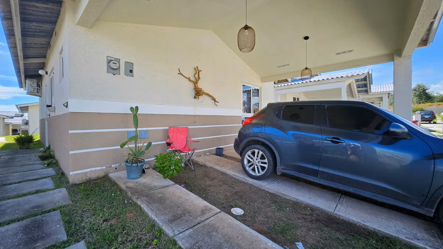 Venta de linda casa en playa dorada