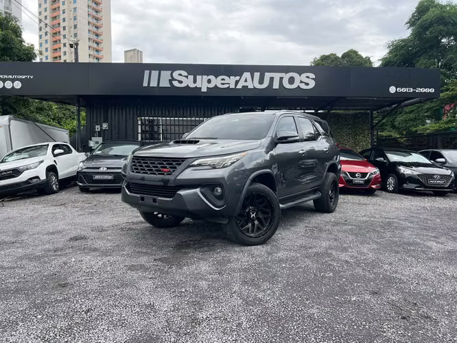 TOYOTA FORTUNER  SUPERAUTOS