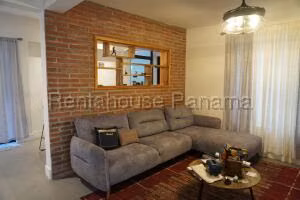 Venta de Casa con 356m2 en Clayton PH Embassy Gardens 27-671SR