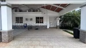Venta de Casa con 184m2 en Versalles PH Quintas De Versalles 26-8437SR