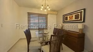 Venta de Casa con 184m2 en Versalles PH Quintas De Versalles 26-8437SR
