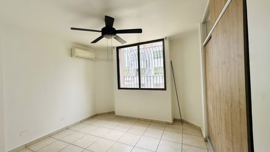 ALQUILER | Apartamento remodelado en PH Royal Torre, Calle 44, Bella Vista, $900