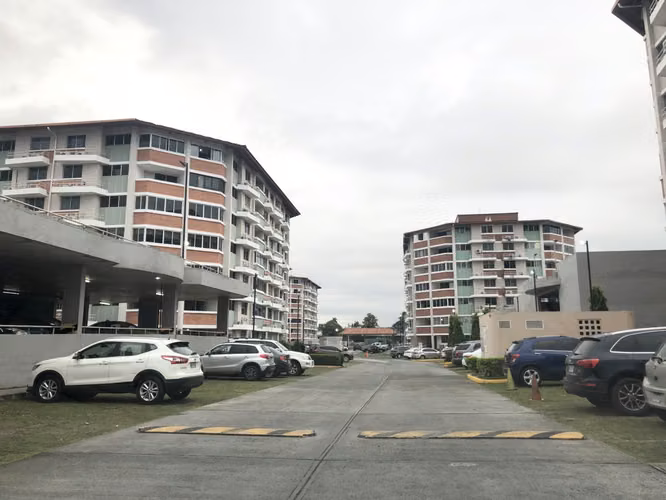 Venta de apartamento en PH Residencial Llano Bonito