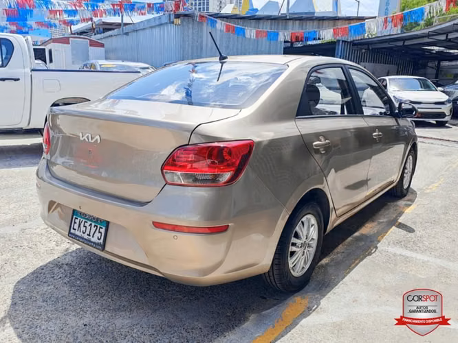 Kia Soluto 2024 Automática EK5175