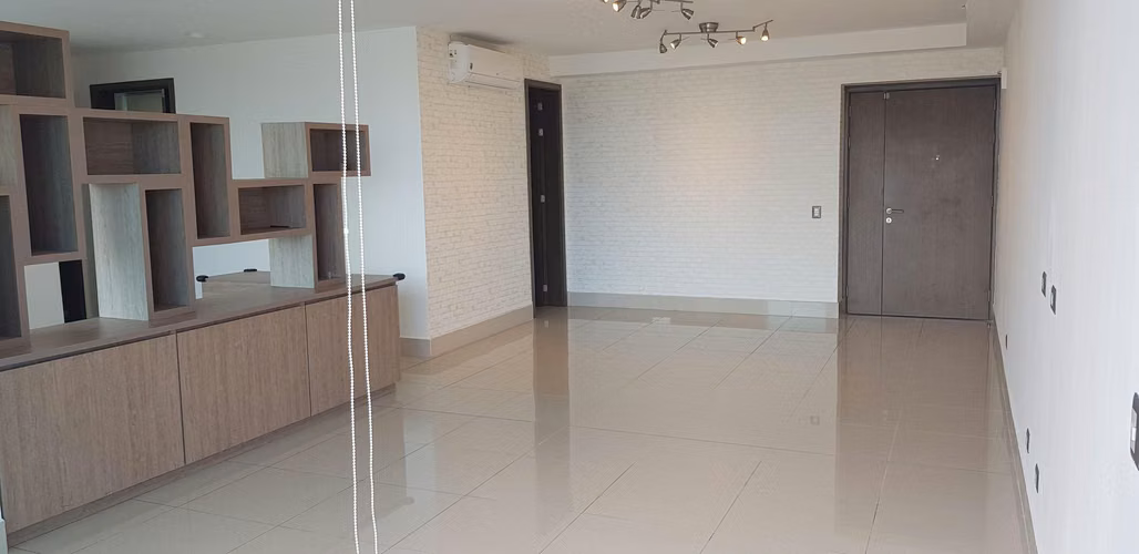 Apartment for sale in Costa del Este Ph Bali