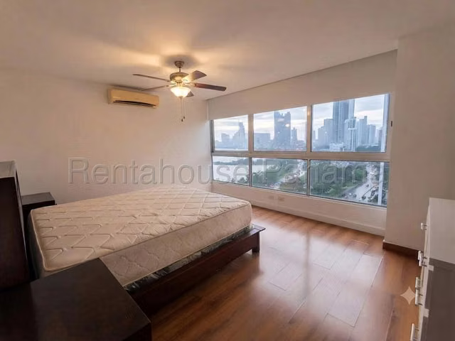 Apartamento en alquiler en PH Bayfront 27LRL977