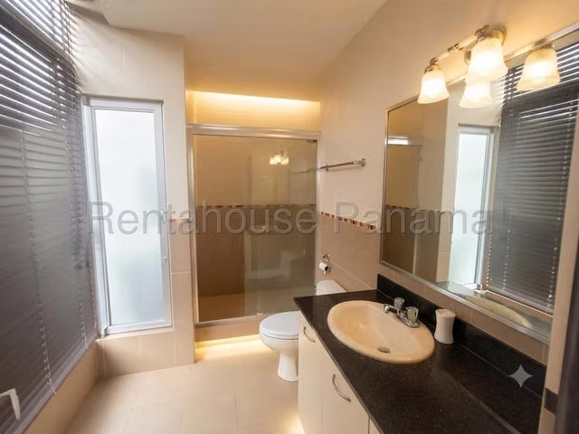 Apartamento en alquiler en PH Bayfront 27LRL977