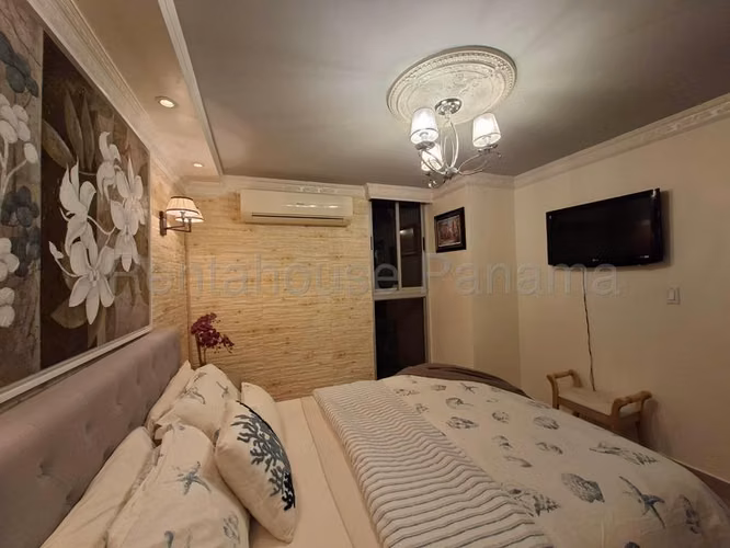 Apartamento en Alquiler en Parque Lefevre JG