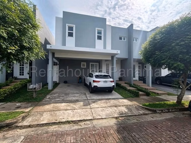 House for Rent in Brisas Del Golf JG