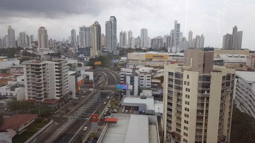 Oficina Comercial en Alquiler en Calle 50 JG