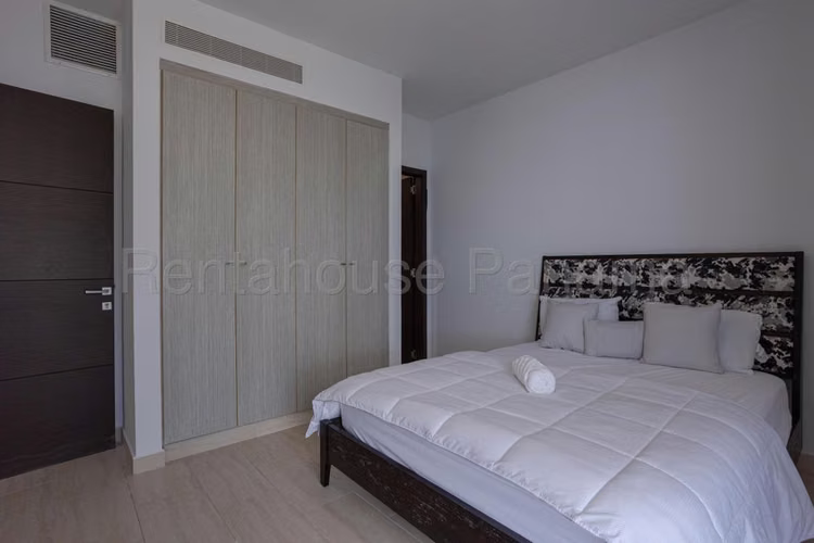 Venta de apartamento en Ph Grand Towers 27MVCH994