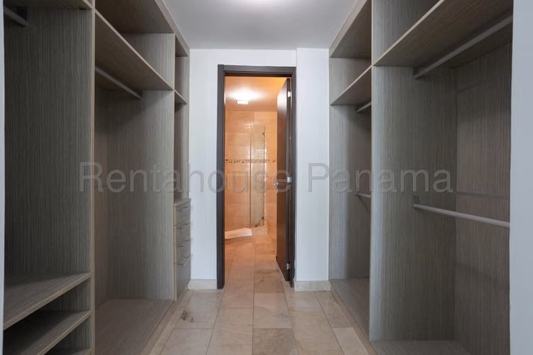 Venta de apartamento en Ph Grand Towers 27MVCH994