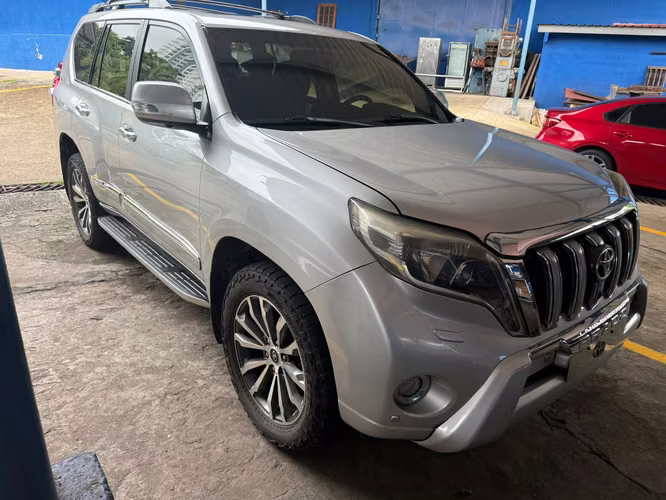 Toyota Prado VX, FULL EXTRAS, excelentes condiciones.