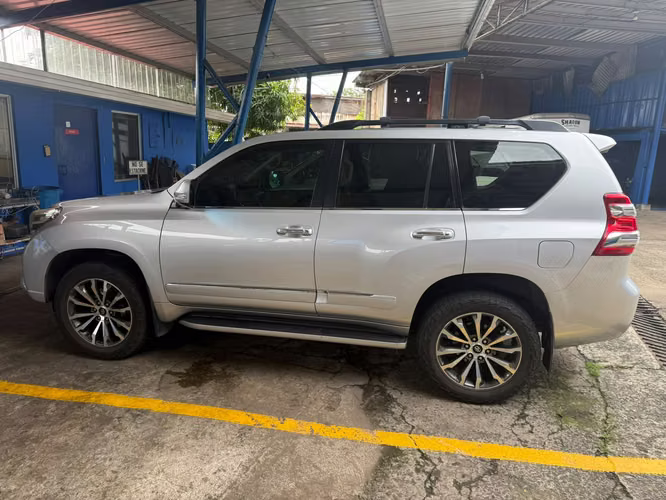 Toyota Prado VX, FULL EXTRAS, excelentes condiciones.