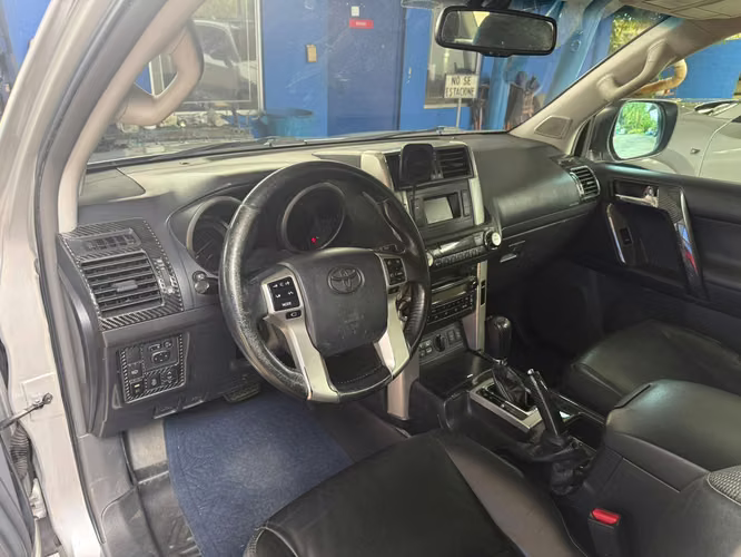 Toyota Prado VX, FULL EXTRAS, excelentes condiciones.
