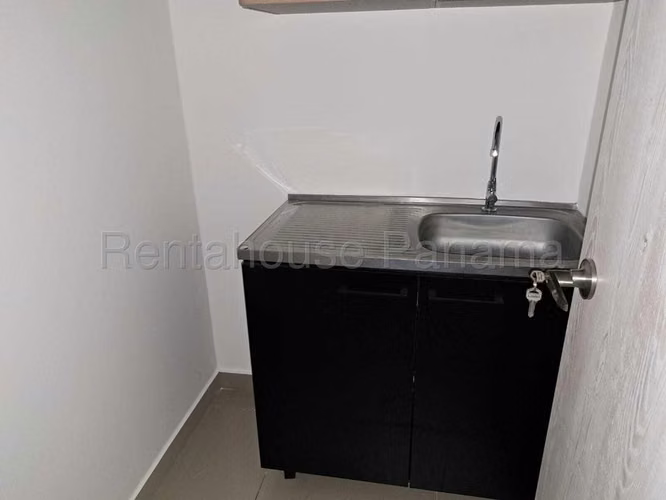 Alquiler de oficina de 125m2 en Costa del Este - Imagen 9