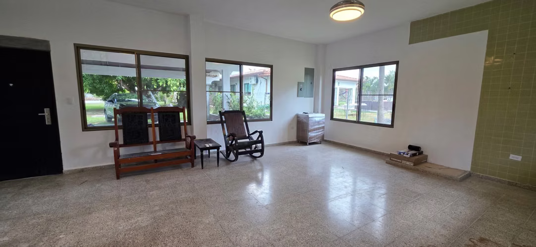 CASA DE PLAYA EN VENTA – Coronado