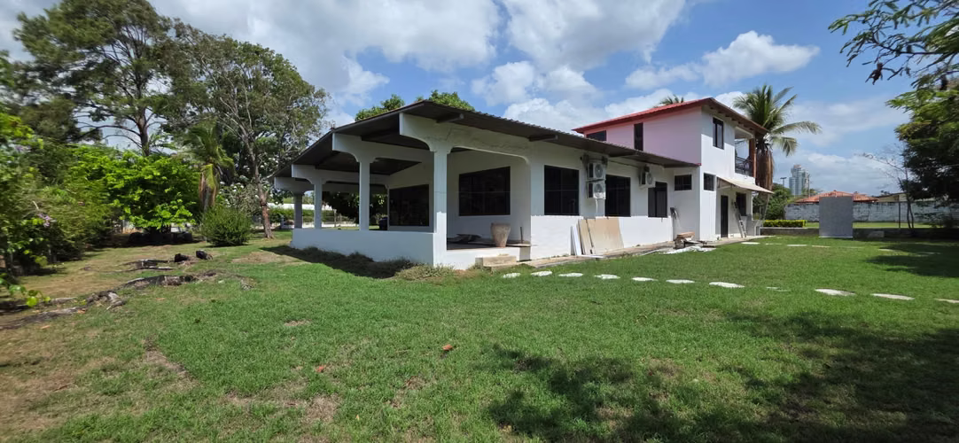CASA DE PLAYA EN VENTA – Coronado