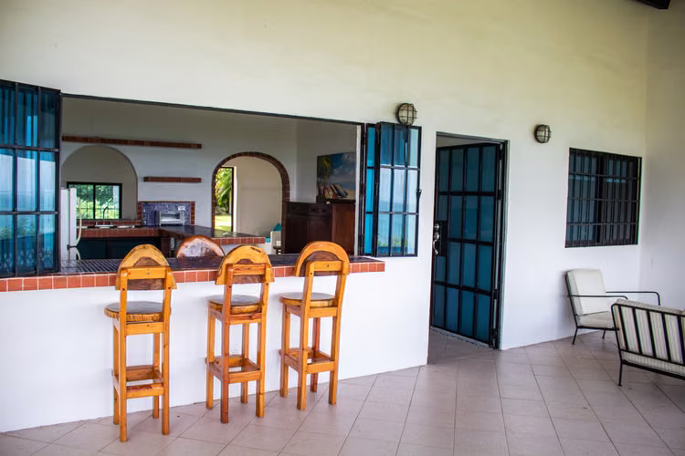 CASAS FRENTE AL MAR EN ALQUILER – Río Mar