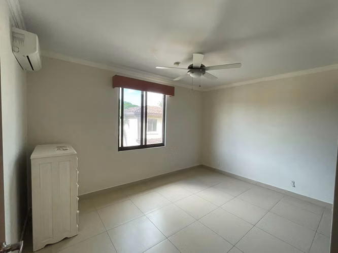 CASA EN VENTA – River Valley
