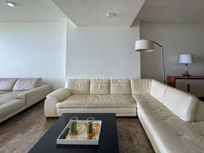 Alquiler de Apartamento Amoblado en Av Balboa PH Arts & Yoo
