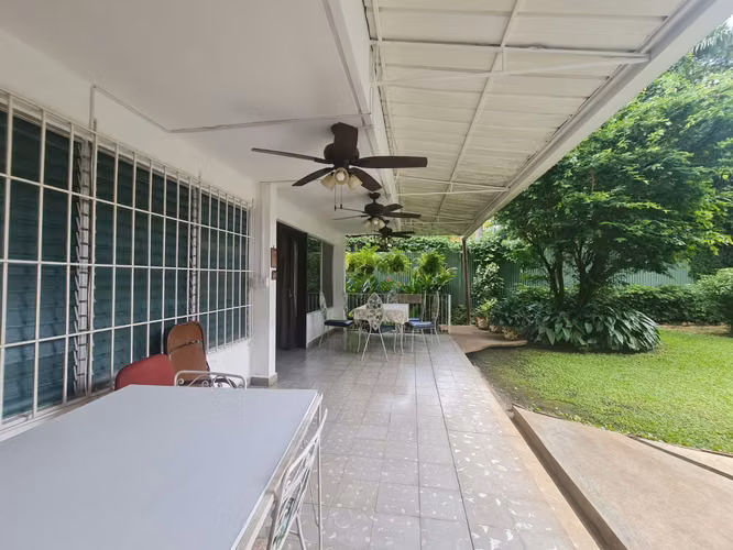 CASA COMERCIAL O RESIDENCIAL EN EL CARMEN - TERRENO: 1,010.25 m²