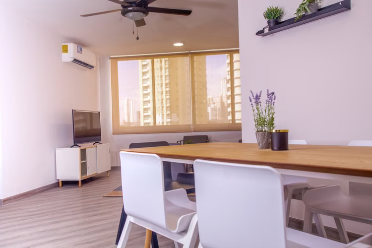 Apartamento Calle 50 | Amueblado | Cerca de Multiplaza | Linea Blanca