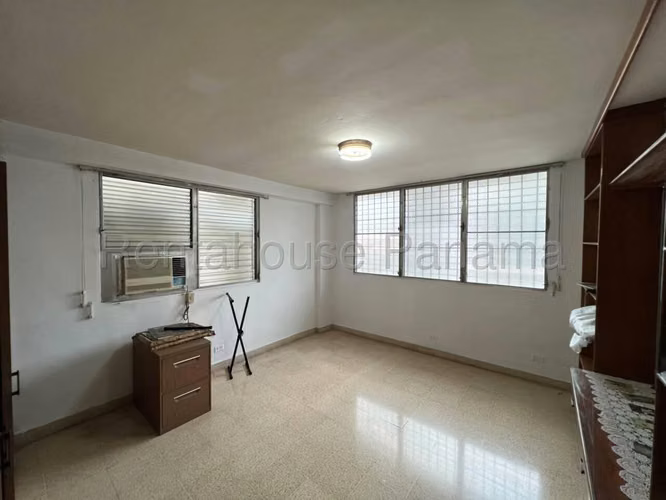 Apartamento en Venta en Obarrio. PH GINA. 27LDC986