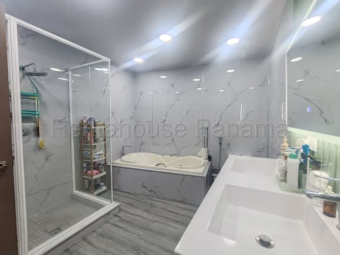 Exclusiva Casa en Venta en Río Abajo 26PPM7327