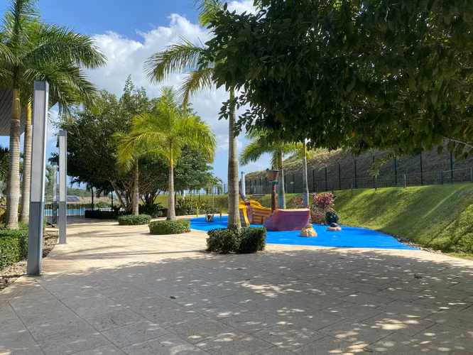 Vendo casa en Golf Gardens, Brisas del Golf con línea blanca - Imagen 11