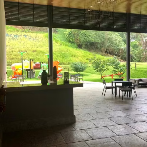 Vendo casa en Golf Gardens, Brisas del Golf con línea blanca - Imagen 12