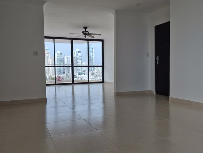 Vendo amplio apartamento remodelado en San Francisco/Coco del Mar