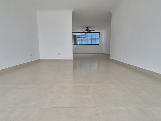 Vendo amplio apartamento remodelado en San Francisco/Coco del Mar
