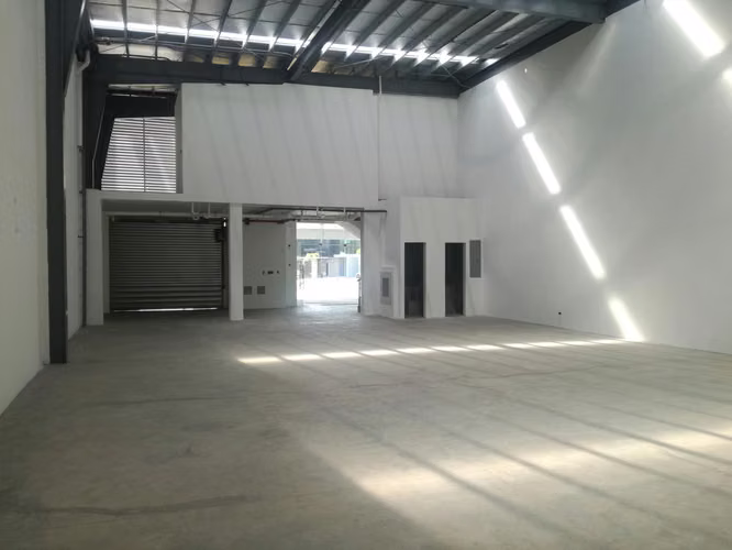 Se Vende Galera en Parque Lefevre LA27-913