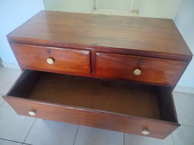 Mueble Gavetero de Madera Solida