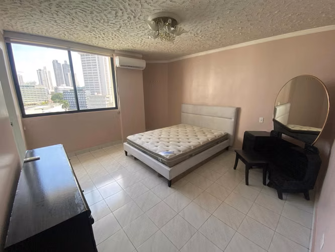 Alquilo apartamento ejecutivo amoblado en Área Bancaria / Campo Alegre.