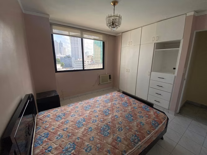 Alquilo apartamento ejecutivo amoblado en Área Bancaria / Campo Alegre.
