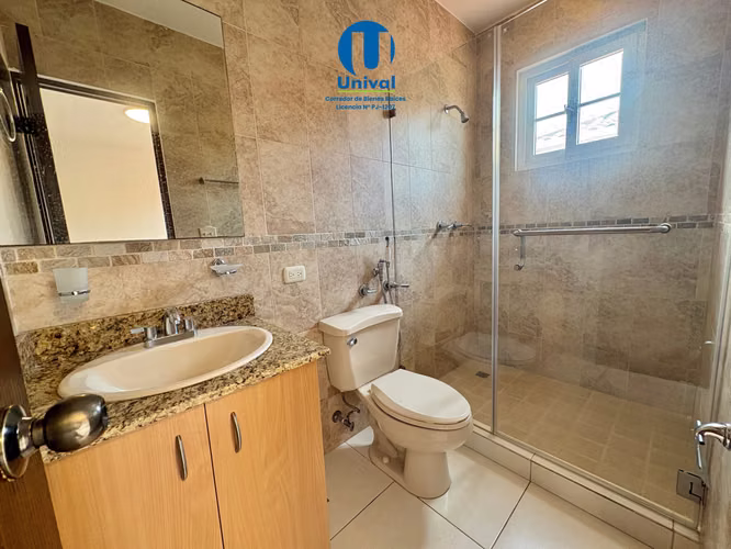 Casa en Alquiler en Costa Sur - Villa Valencia