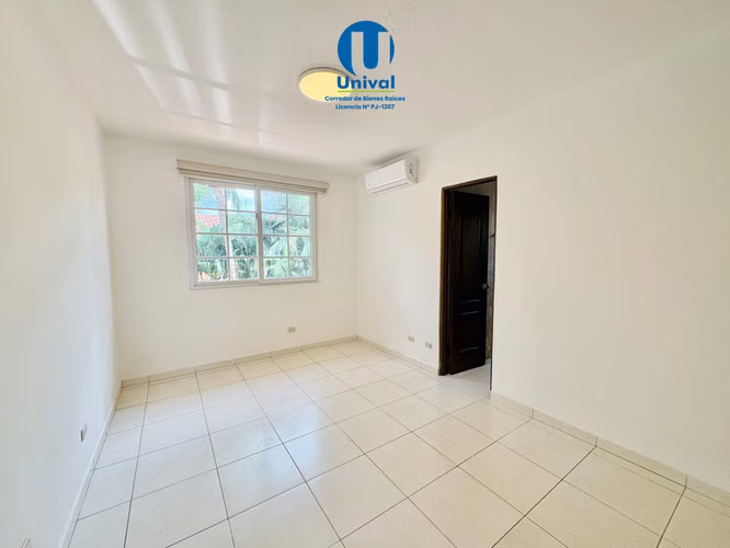 Casa en Alquiler en Costa Sur - Villa Valencia