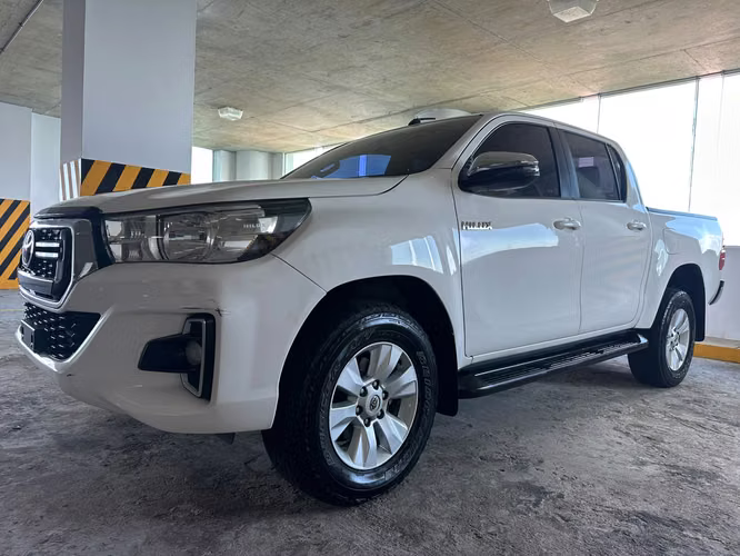TOYOTA HILUX 2020 AUTOMATICA - Imagen 2