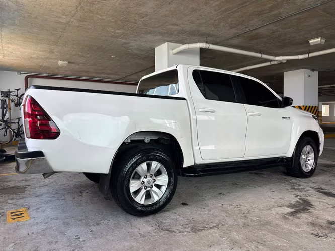 TOYOTA HILUX 2020 AUTOMATICA - Imagen 4