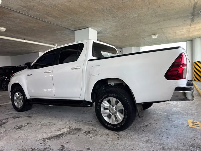 TOYOTA HILUX 2020 AUTOMATICA - Imagen 3