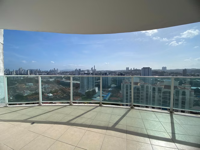 220 m² de Espacio, Privacidad y Excelente Ubicación | PH Highland View