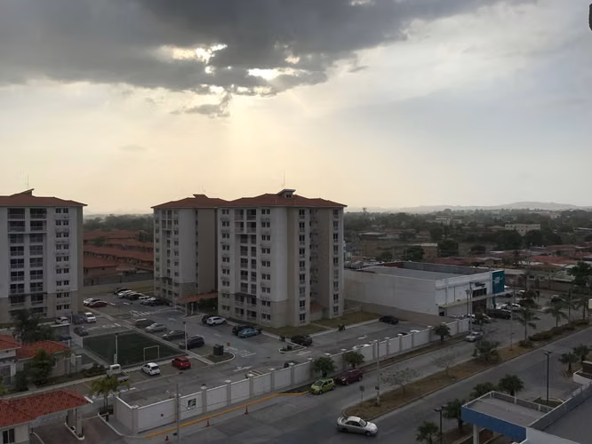 APARTAMENTO EN VENTA TORRES DE VERSALLES II $159K
