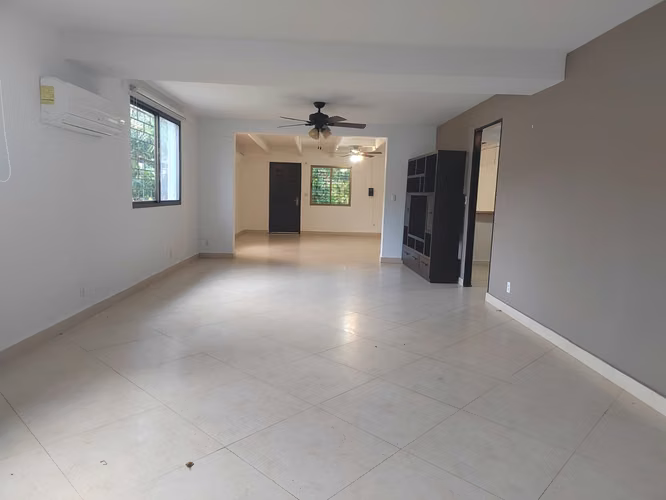 $2,700 | Casa familiar con amplio patio en Cárdenas