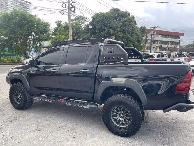 TOYOTA HILUX 2022 FULL EQUIPADA - Imagen 4