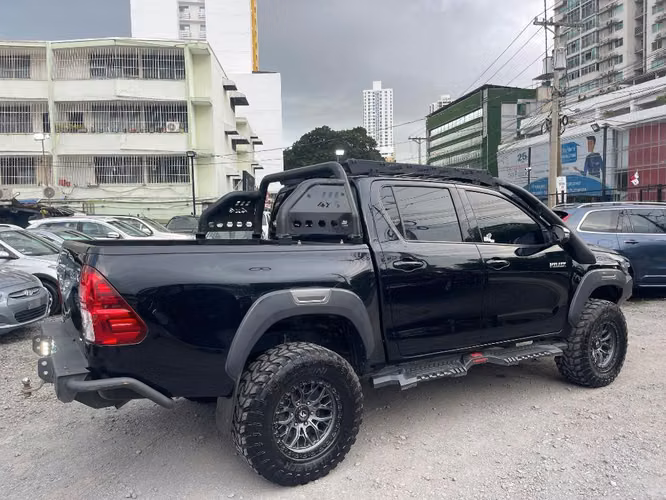 TOYOTA HILUX 2022 FULL EQUIPADA - Imagen 3
